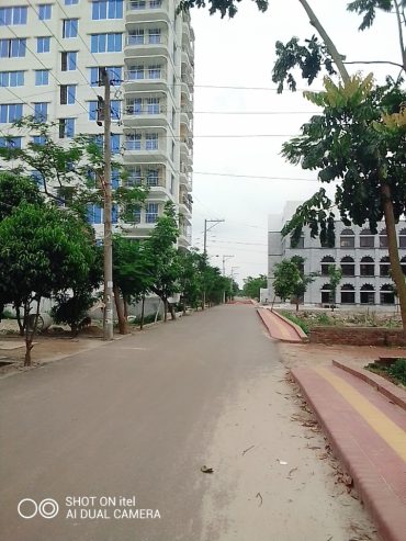 Dhaka Uddan NOBENOGOR H/S @ 900 sft Flat for sale .