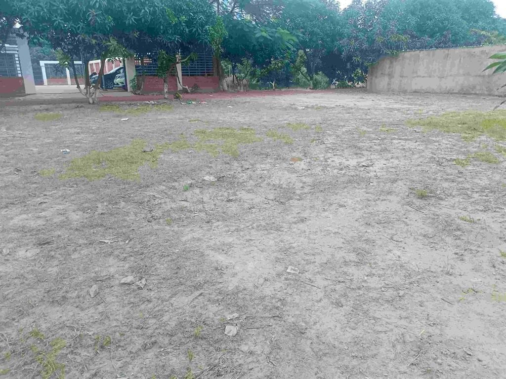 বিশ ফুট রাস্তার সাথে আকর্ষণীয় মূল্যে 4,75 কাঠার একটি প্লট বিক্রি হবে