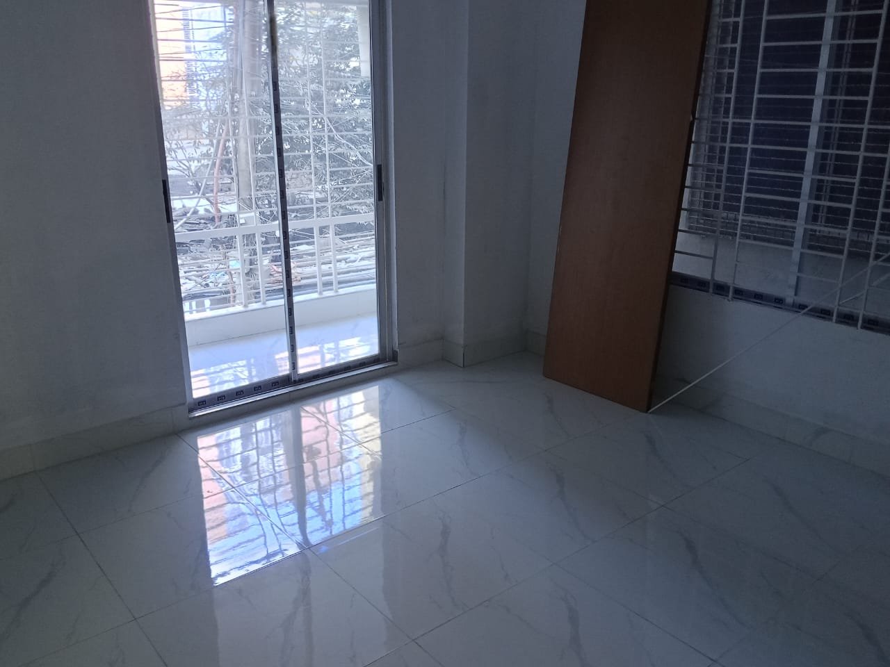 # NEW READY FLAT @ SALE 1350 SFT 2ND,4TH & 5TH FLOOR .