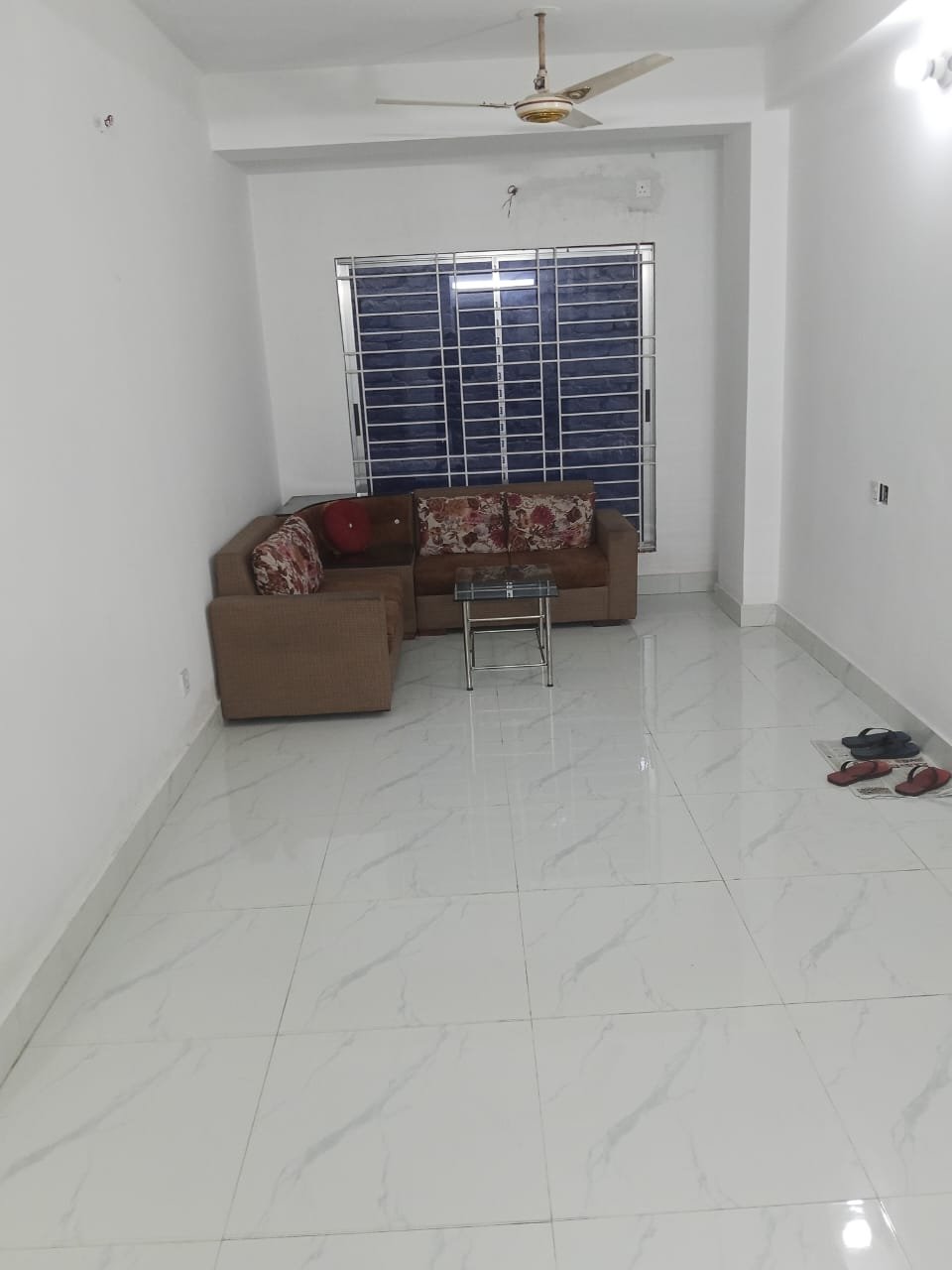 # NEW READY FLAT @ SALE 1350 SFT 2ND,4TH & 5TH FLOOR .