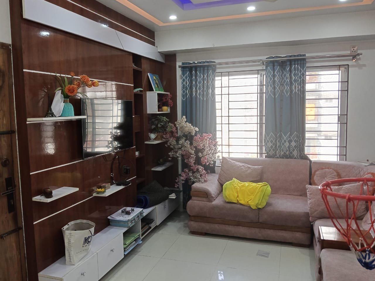 # দক্ষিণ মুখি @1300 বর্গফুট ডেকোরেশন ও ফ্ল্যাট @ লোন সুবিধা সহ