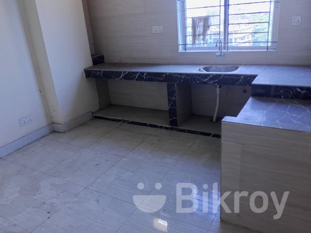 # তিন বেড রুমের শতভাগ রেডি ফ্ল্যাট বিক্রি @ ৯৬০ বর্গফুট