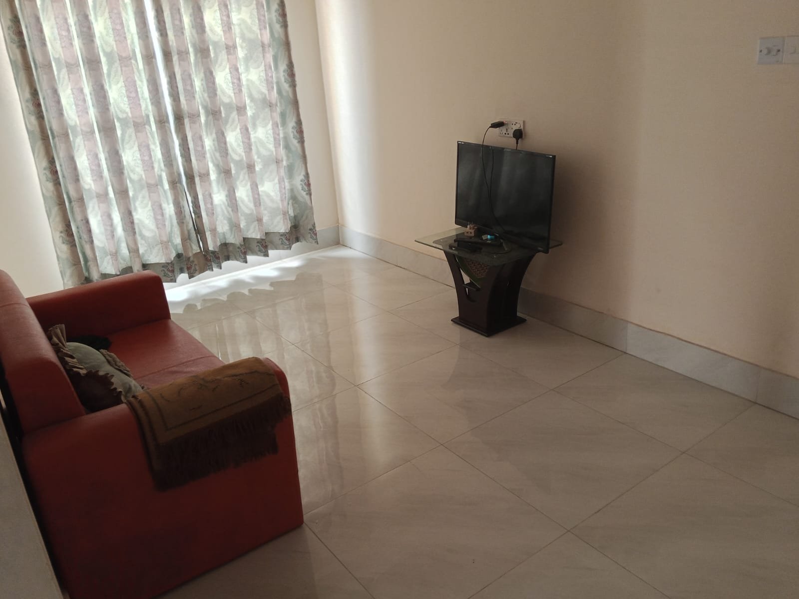 READY FLAT @ 1050 SFT DHAKA UDDAN.6 MONTH USED.