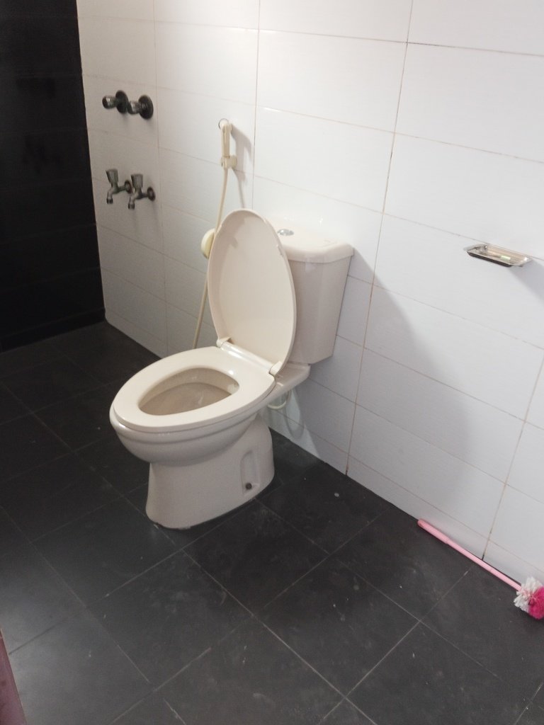 ডেকোরেশন করা @ ১৮০০ বর্গফুট রেডি ফ্লাট বিক্রি লোন সুবিধা সহ