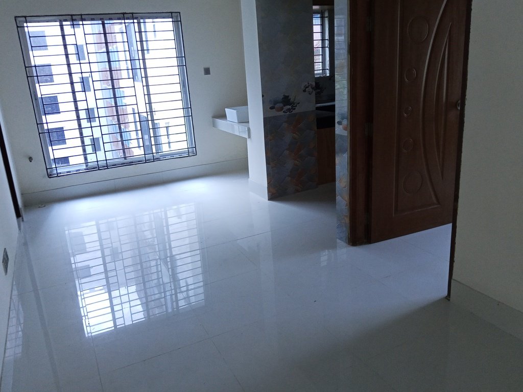 ডেকোরেশন করা @ ১৮০০ বর্গফুট রেডি ফ্লাট বিক্রি লোন সুবিধা সহ