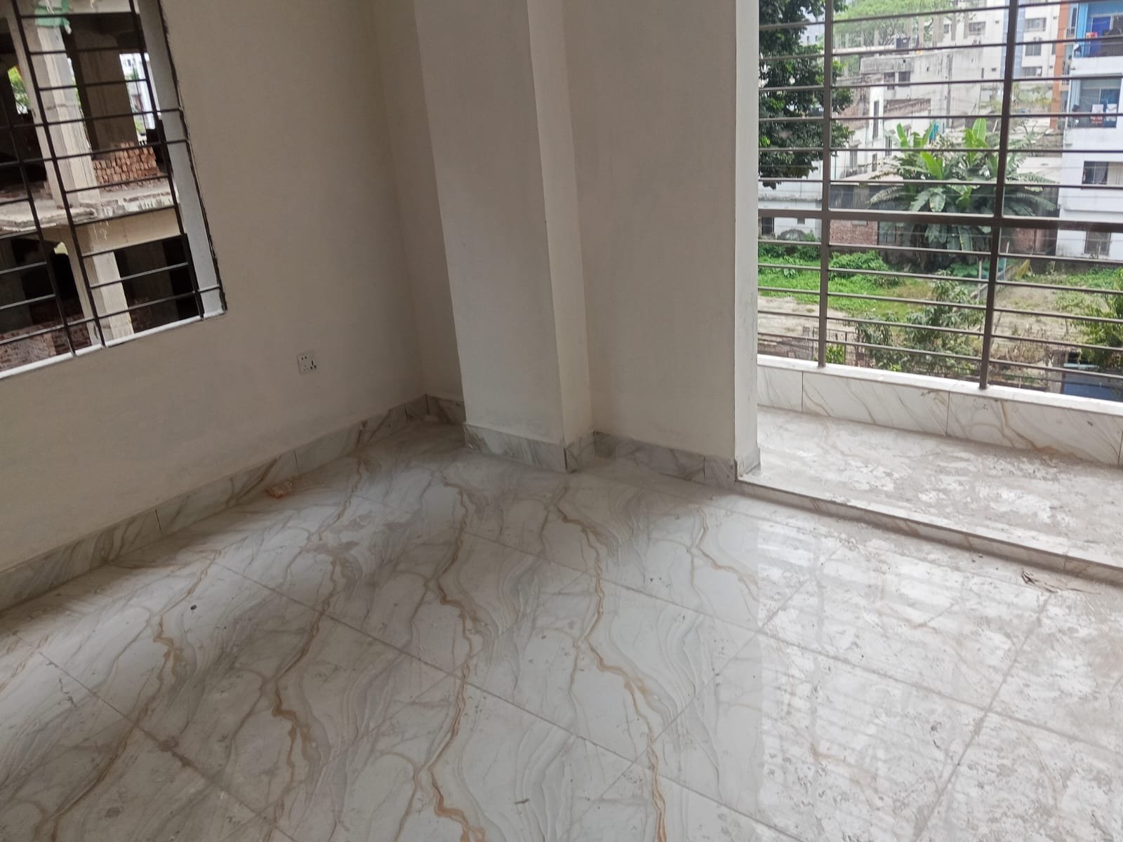 NEW READY FLAT SALE @ 1060 SFT BOSILA FUTURE TOWN,