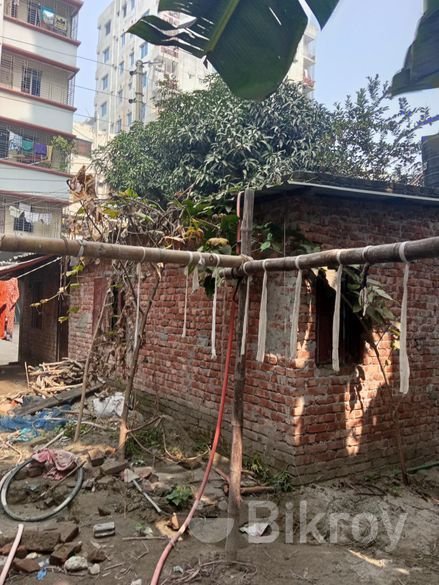 চতুর্দিকে বাউন্ডারি অল দ্বারা বেষ্টিত ২.২৫ কাঠা একটি বাড়ি বিক্রি